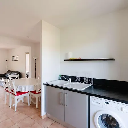 3 Pièces Avec Internet Et Parking Privé à Narbonne-plage - Fr-1-409-285