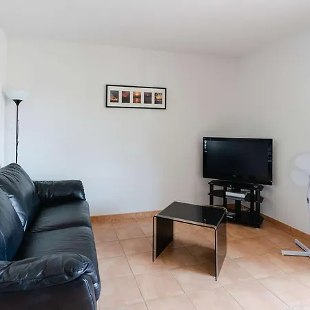 3 Pieces Avec Internet Et Parking Prive A Narbonne-plage - Fr-1-409-285 *